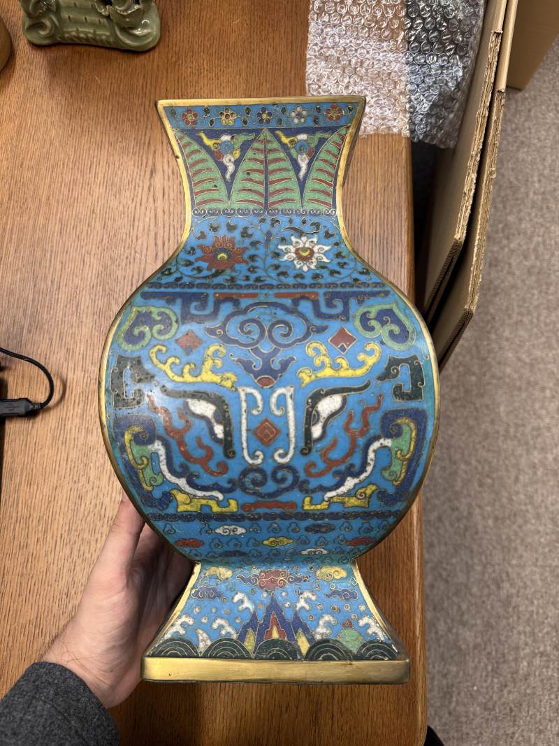十七世紀 掐絲琺瑯掐絲掐絲銅鍍金饕餮紋方壺 | A fine Chinese cloisonné enamel and gilt-bronze 'taotie' vase, fanghu, Ming dynasty, 17th century - 图35