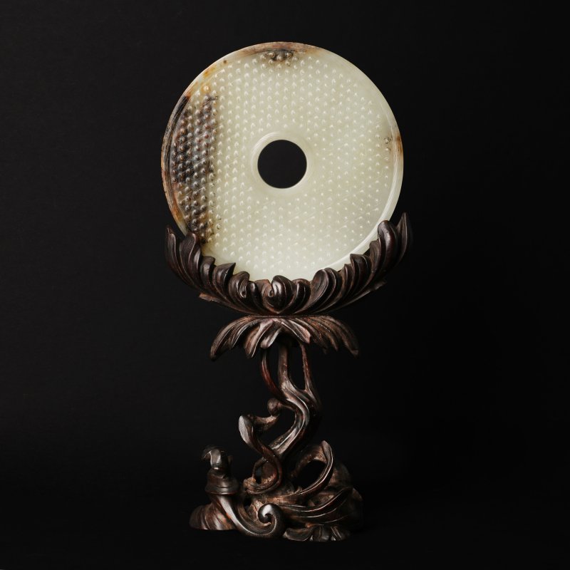 西漢 青玉帶皮璧 | A fine Chinese celadon and russet jade disc, bi, Western Han dynasty - 图2