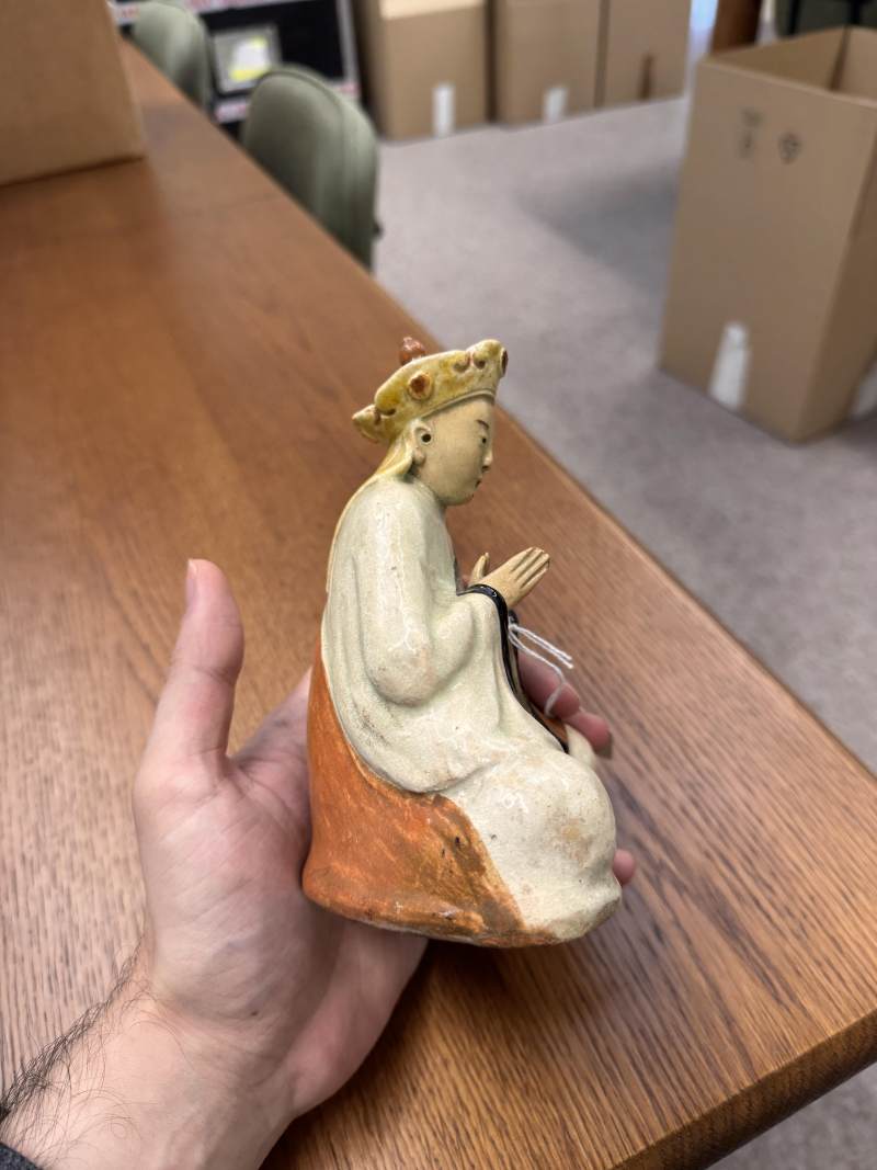 十八/十九世紀 素三彩道教人物像 | A Chinese glazed biscuit 'Daoist' figure, 18th/19th century - 图5