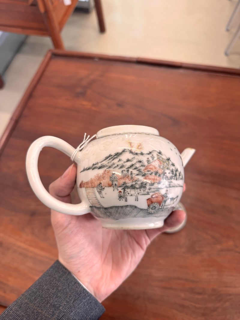 清乾隆 墨彩高粱收穫圖蓋壺 | Santos Collection | A rare Chinese export en-grisaille 'sorghum harvesting' teapot, Qing dynasty, Qianlong period - 图23