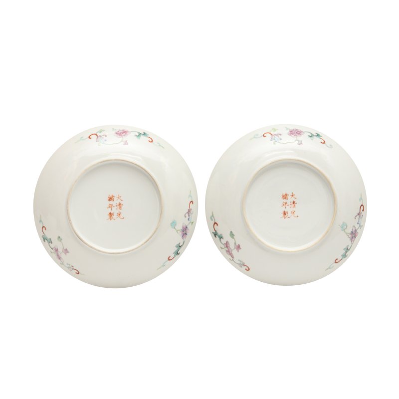 晚清 / 民國 粉彩夔鳳穿花紋盤一對 《大清光緒年製》款 | A pair of Chinese famille-rose 'phoenix' dishes, late Qing dynasty / Republic period - 图2