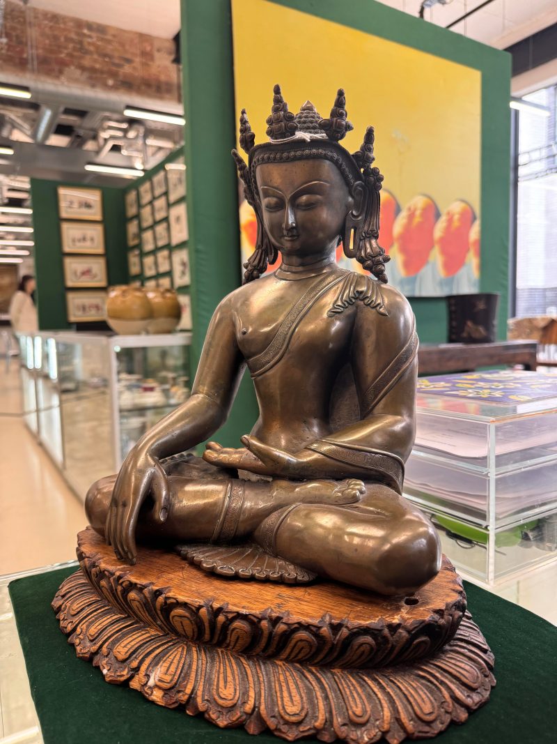 十九世紀 西藏 銅釋迦牟尼佛坐像 | A Tibetan bronze figure of the Shakyamuni Buddha, 19th century - 图16