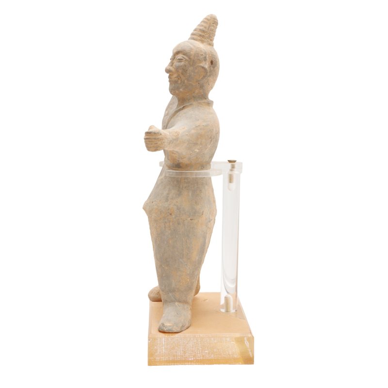 金 陶塑武士立俑 | A Chinese terracotta figure of a warrior, Jin dynasty - 图2