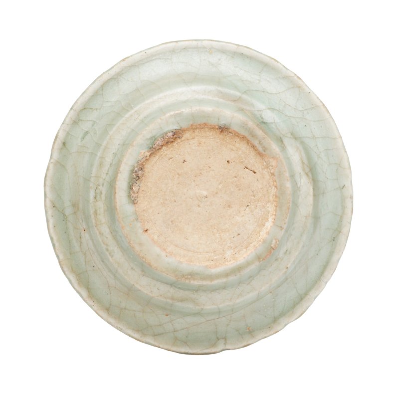 清十八至十九世紀 仿官釉青釉盤 | A Chinese Guan-type celadon-glazed dish, Qing dynasty, 18th-19th century - 图2