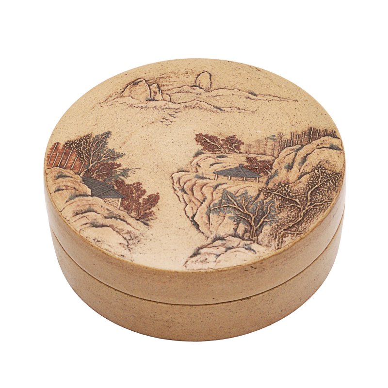 二十世紀 宜興紫砂山水圖蓋盒《大清乾隆年製》款 | A Chinese Yixing zisha box and cover, 20th century