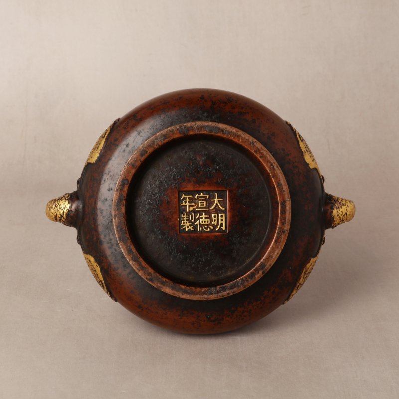 二十世紀 銅局部鎏金鳳耳爐 《大明宣德年製》款 | A Chinese parcel-gilt bronze 'phoenix' censer, 20th century - 图5
