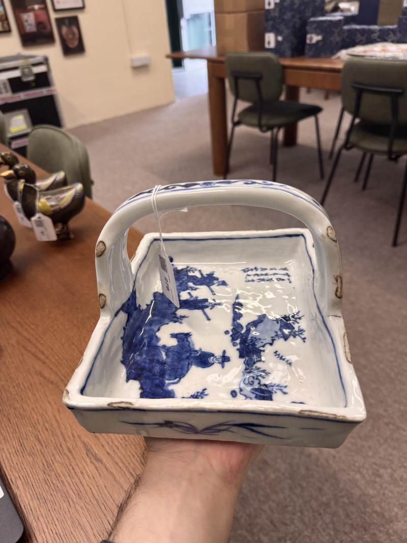 明天啟 青花古染付人物故事圖盤 | A Chinese kosometsuke blue and white handled tray, late Ming dynasty, Tianqi period - 图6