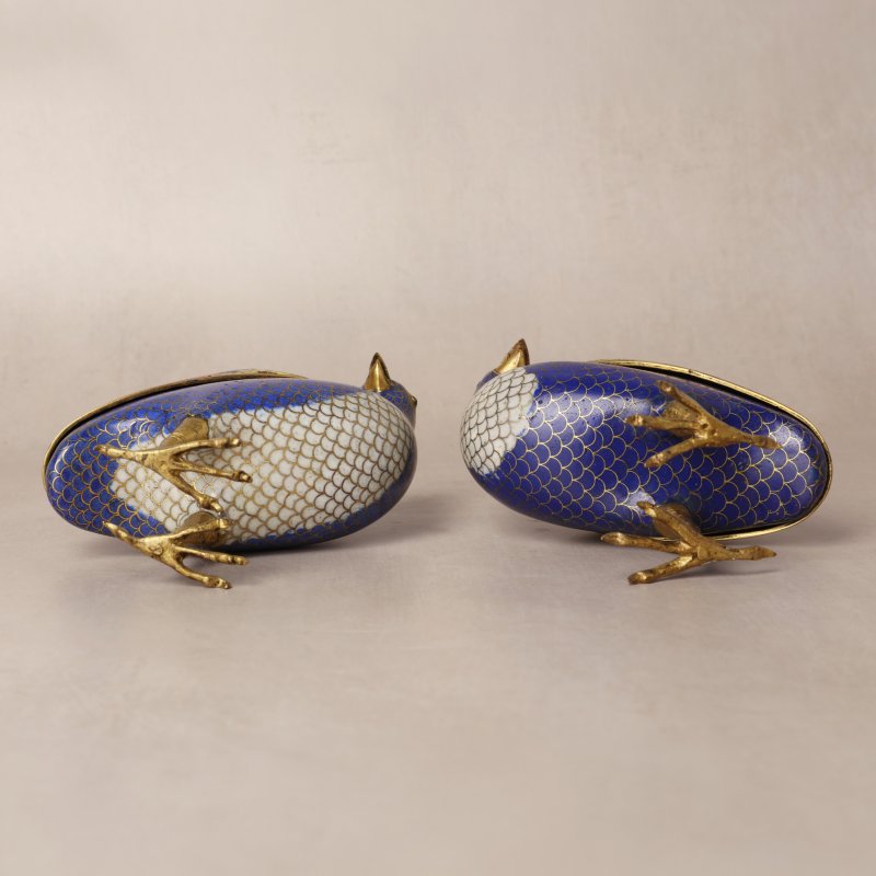 清十八世紀 掐絲琺瑯銅鍍金鵪鶉式香爐一對 | A pair of Chinese cloisonné enamel and gilt-bronze quail-form censers, Qing dynasty, 18th century - 图5