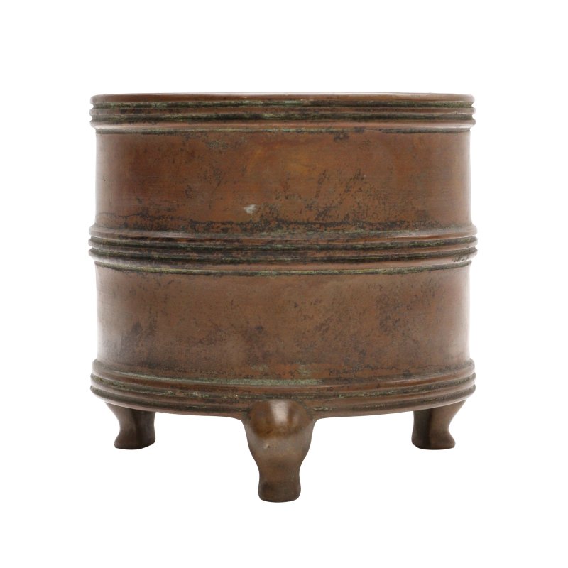 二十世紀 銅三足爐《大明宣德年製》款 | A Chinese bronze tripod censer, , 20th century, Xuande mark - 图2