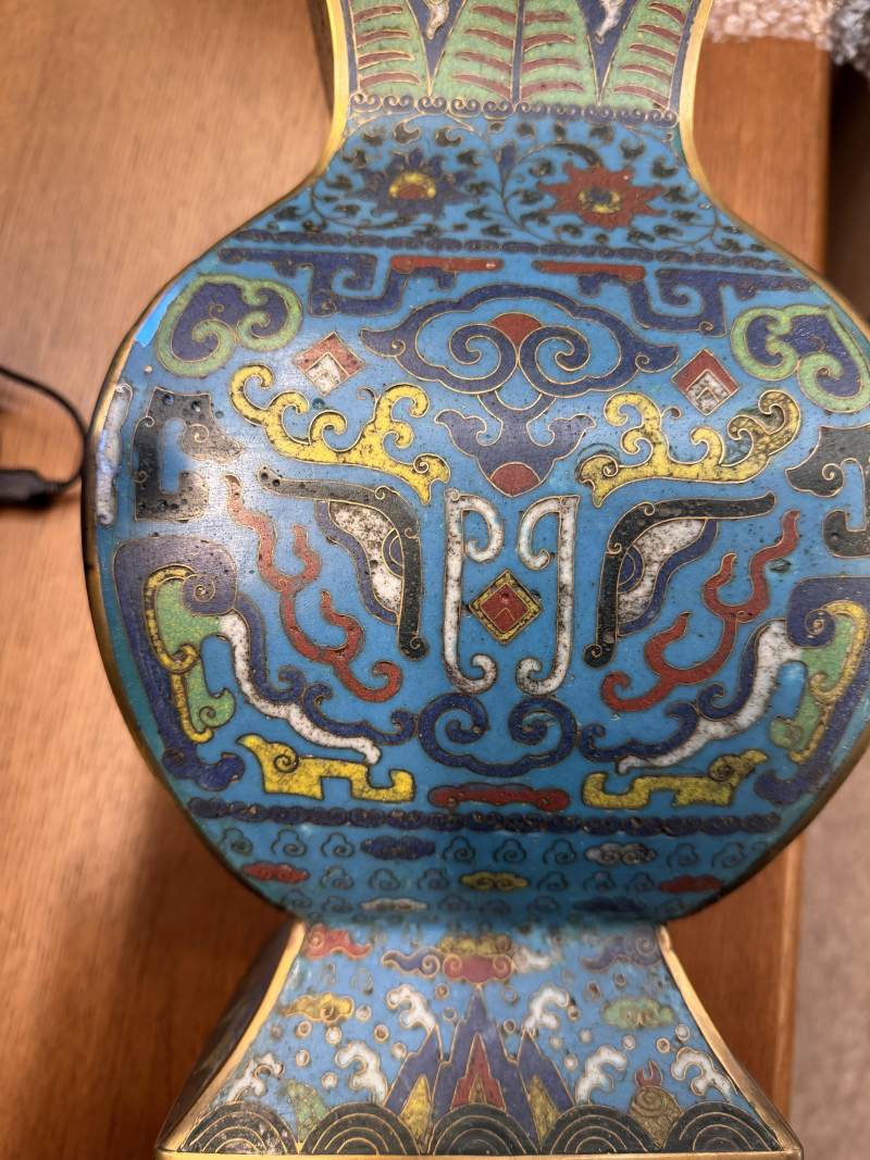 十七世紀 掐絲琺瑯掐絲掐絲銅鍍金饕餮紋方壺 | A fine Chinese cloisonné enamel and gilt-bronze 'taotie' vase, fanghu, Ming dynasty, 17th century - 图29