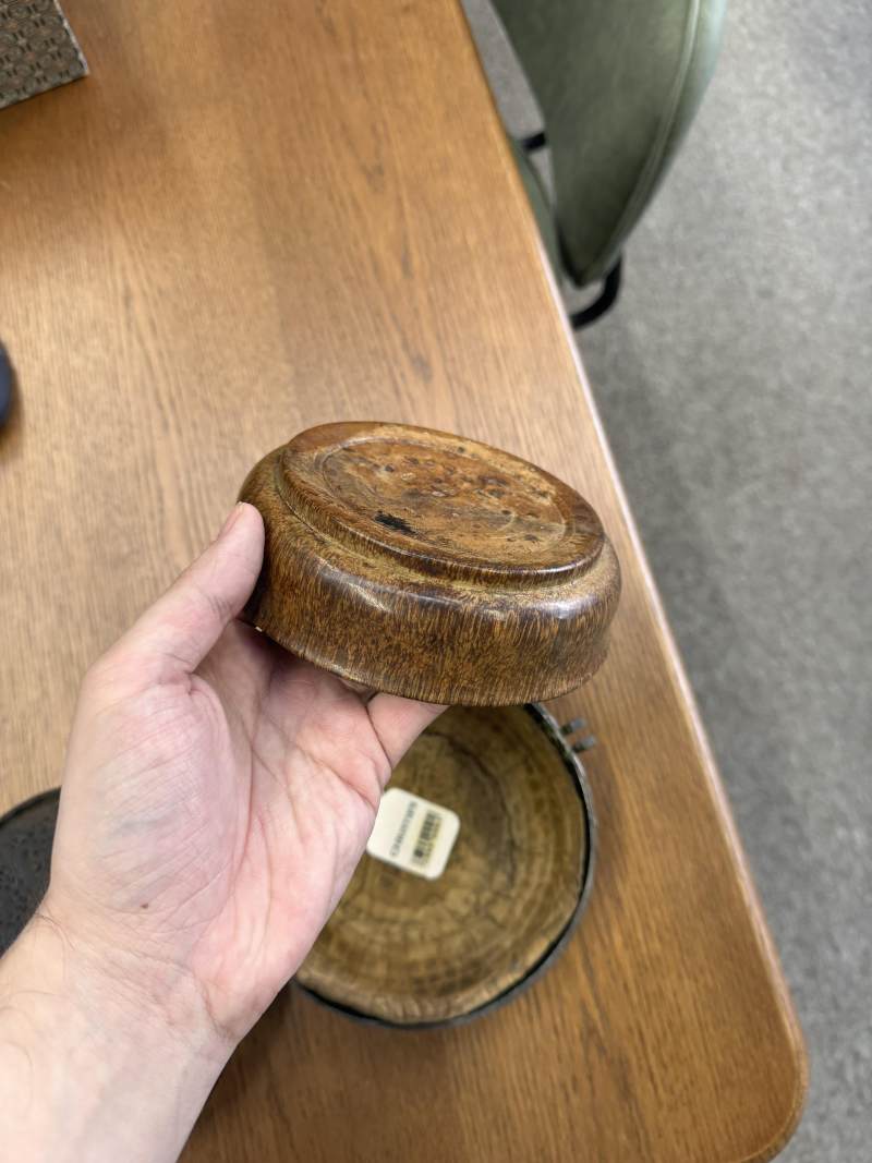 十五/十六世紀 西藏東部德格 鐵鋄金鏤空龍紋蓋盒 | A rare Tibetan gilt-damascened iron bowl box and cover, Derge, Eastern Tibet, 15th/16th century - 图18