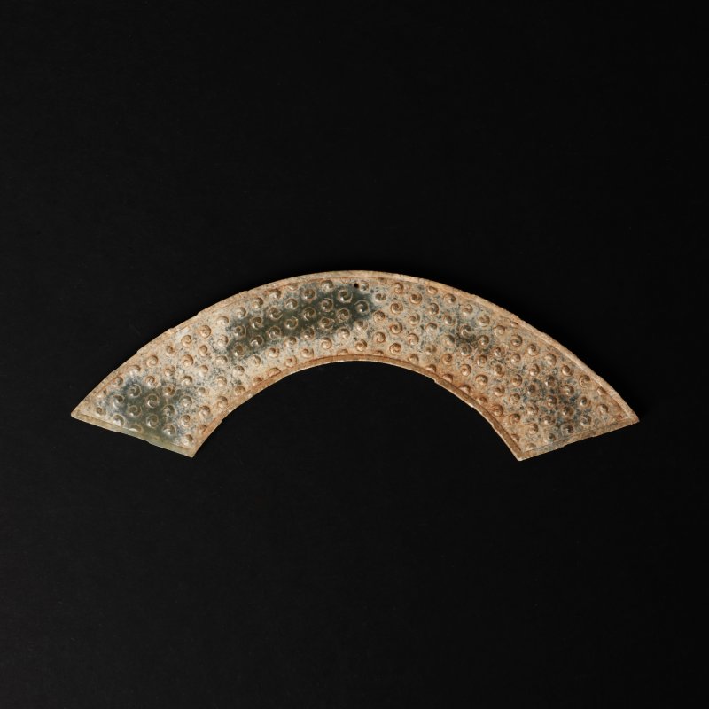 十九/二十世紀 仿古玉雕牌 | A Chinese archaistic carved jade plaque, 19th/20th century