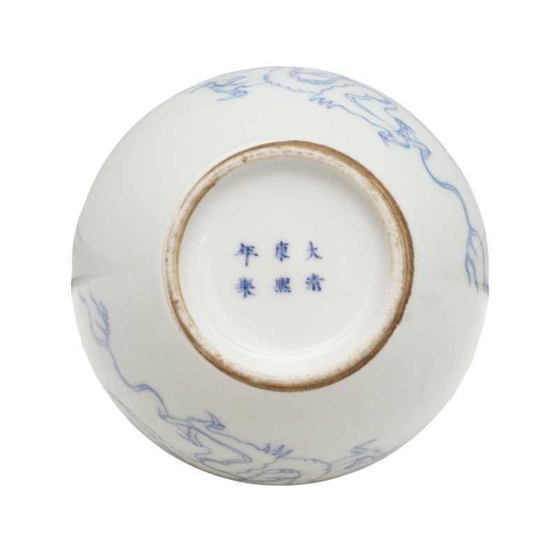 民國 青花龍紋蓋罐 《大清康熙年製》款 | A Chinese blue and white 'dragon' jar and cover, Republic period - 图4