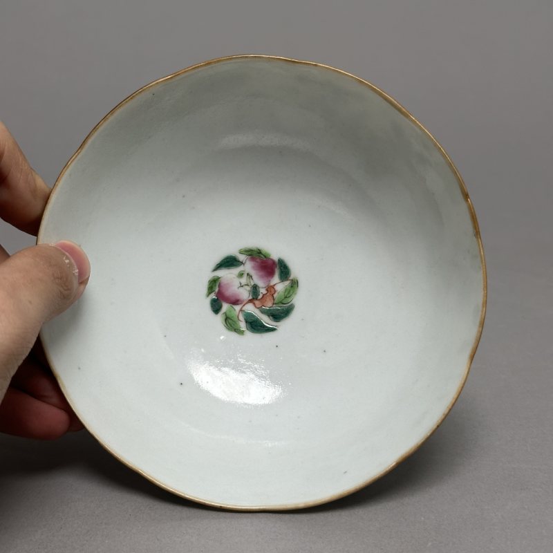 清道光 粉彩折枝花卉纹碗 - 图3