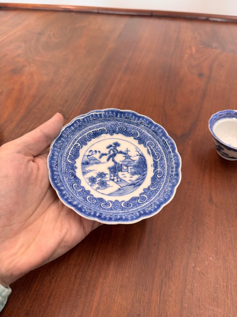 清雍正 漿胎青花山水圖盃及小盤 | Santos Collection | A rare Chinese export soft paste 'landscape' cup and saucer, Qing dynasty, Yongzheng period - 图19