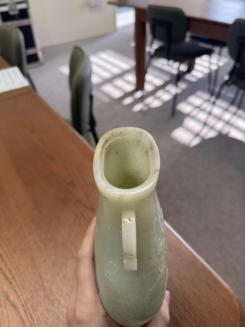 清乾隆 青玉雕蓮塘清趣圖瓶 | A fine Chinese celadon jade 'lotus pond' vase, Qing dynasty, Qianlong period - 图36