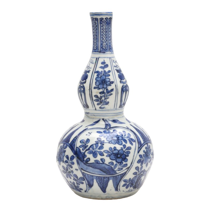 明末 青花克拉克花卉紋葫蘆瓶 | A Chinese Kraak blue and white double-gourd vase, late Ming dynasty - 图1