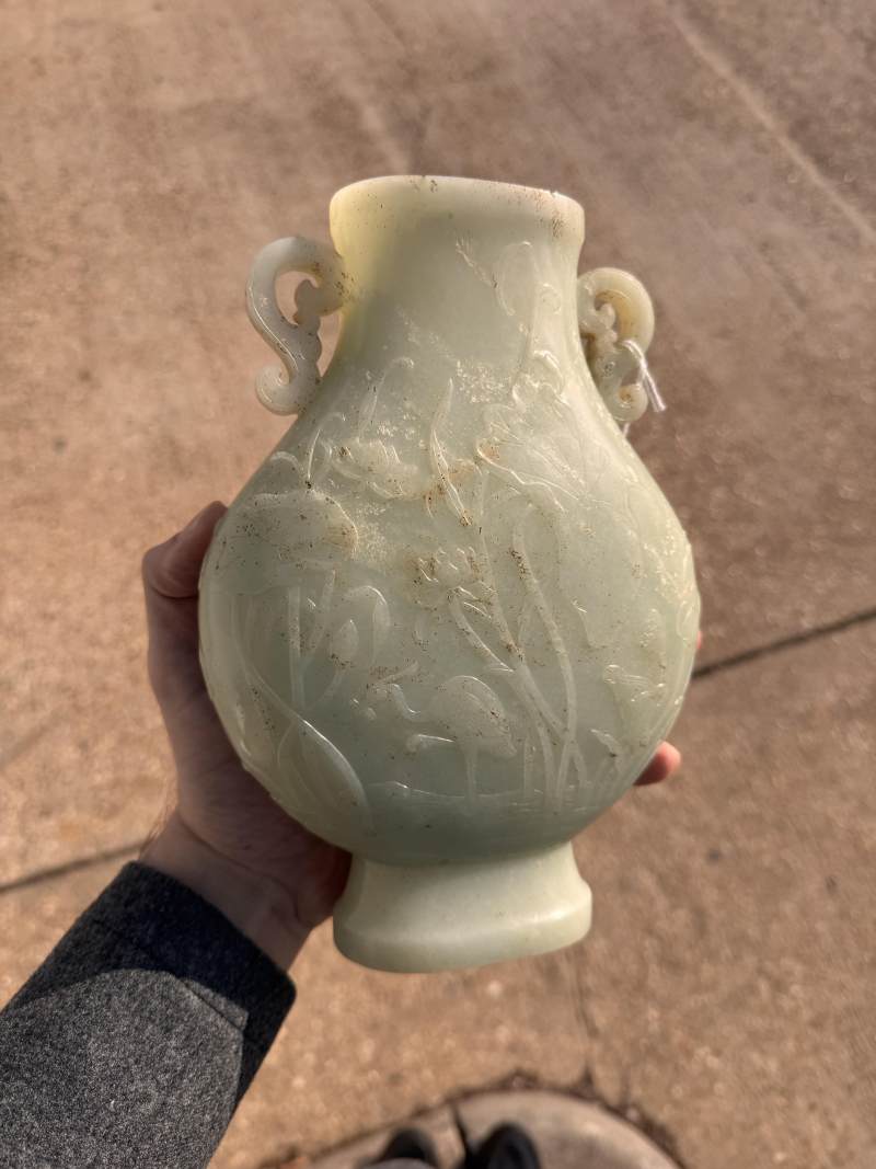 清乾隆 青玉雕蓮塘清趣圖瓶 | A fine Chinese celadon jade 'lotus pond' vase, Qing dynasty, Qianlong period - 图26