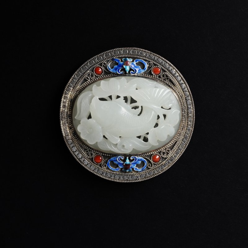 民國 白玉雕佩鑲銀框 | A Chinese silver-mounted white jade plaque, Republic period