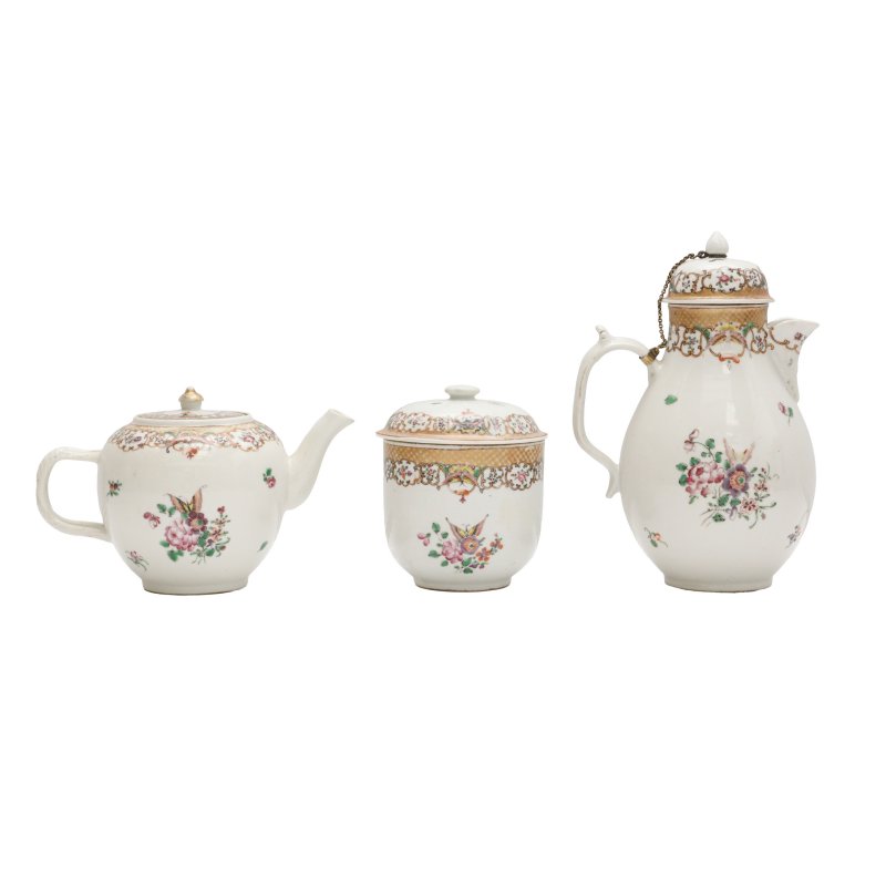清乾隆 粉彩花卉紋瓷器一組三件 | Three Chinese export famille-rose ceramics, Qing dynasty, Qianlong period - 图2