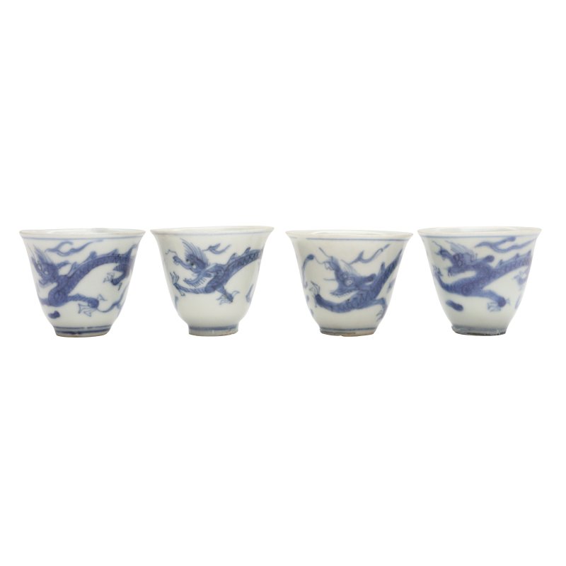 十七世紀 哈徹號沈船出水 青花龍紋酒盃一組四件 | A set of four Chinese blue and white wine cups from the Hatcher Cargo, 17th century