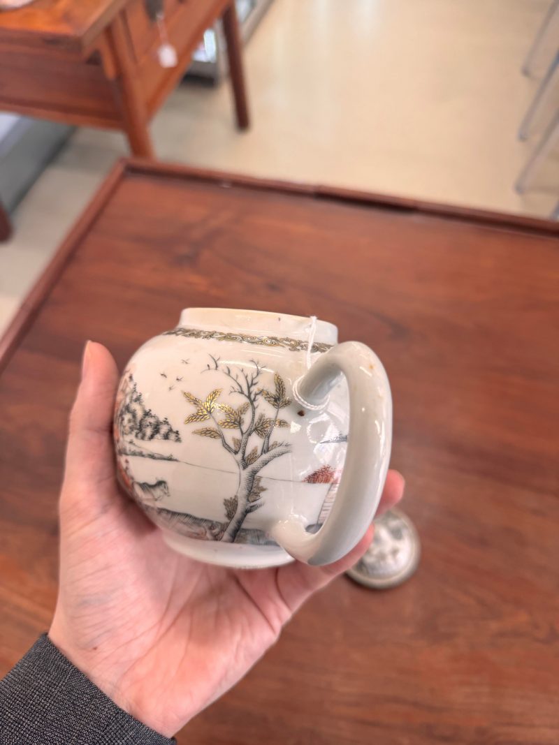 清乾隆 墨彩高粱收穫圖蓋壺 | Santos Collection | A rare Chinese export en-grisaille 'sorghum harvesting' teapot, Qing dynasty, Qianlong period - 图25
