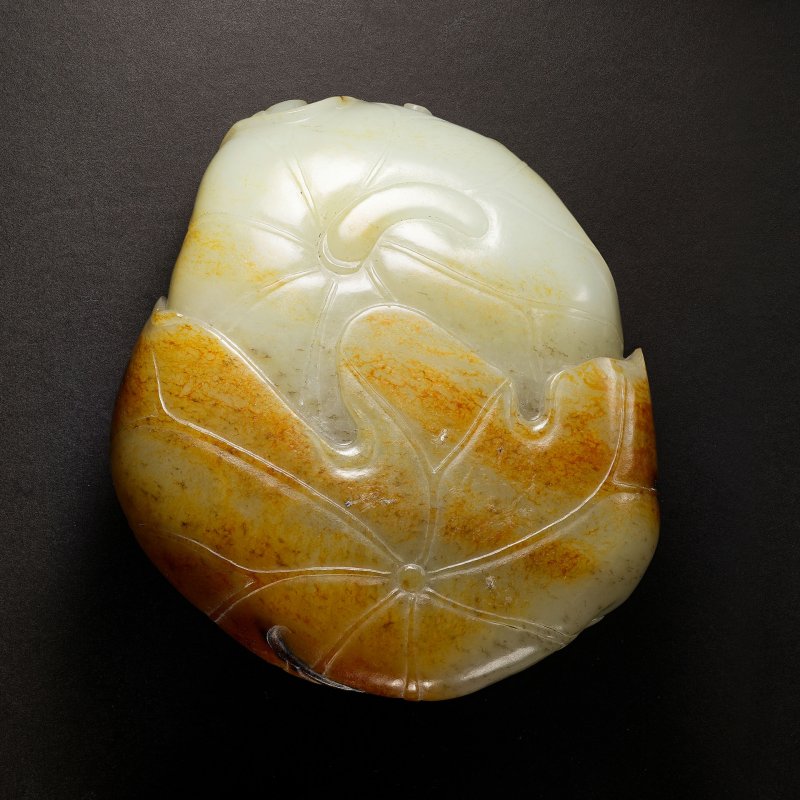 十九世紀 青玉帶皮和合二仙把件 | A RUSSET JADE 'HEHE ERXIAN' GROUP - 图2