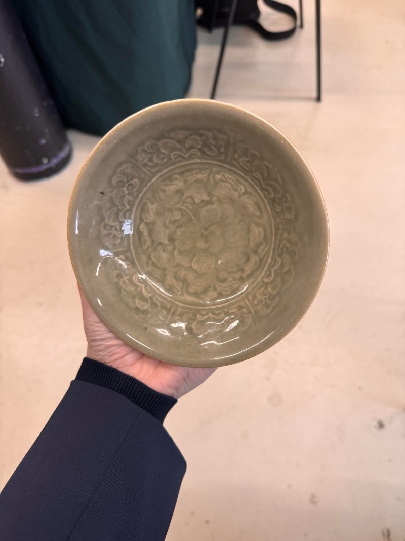 北宋 耀州窯青釉刻花牡丹紋盌 | Santos Collection | A Chinese Yaozhou celadon 'peony' bowl, Northern Song dynasty - 图6