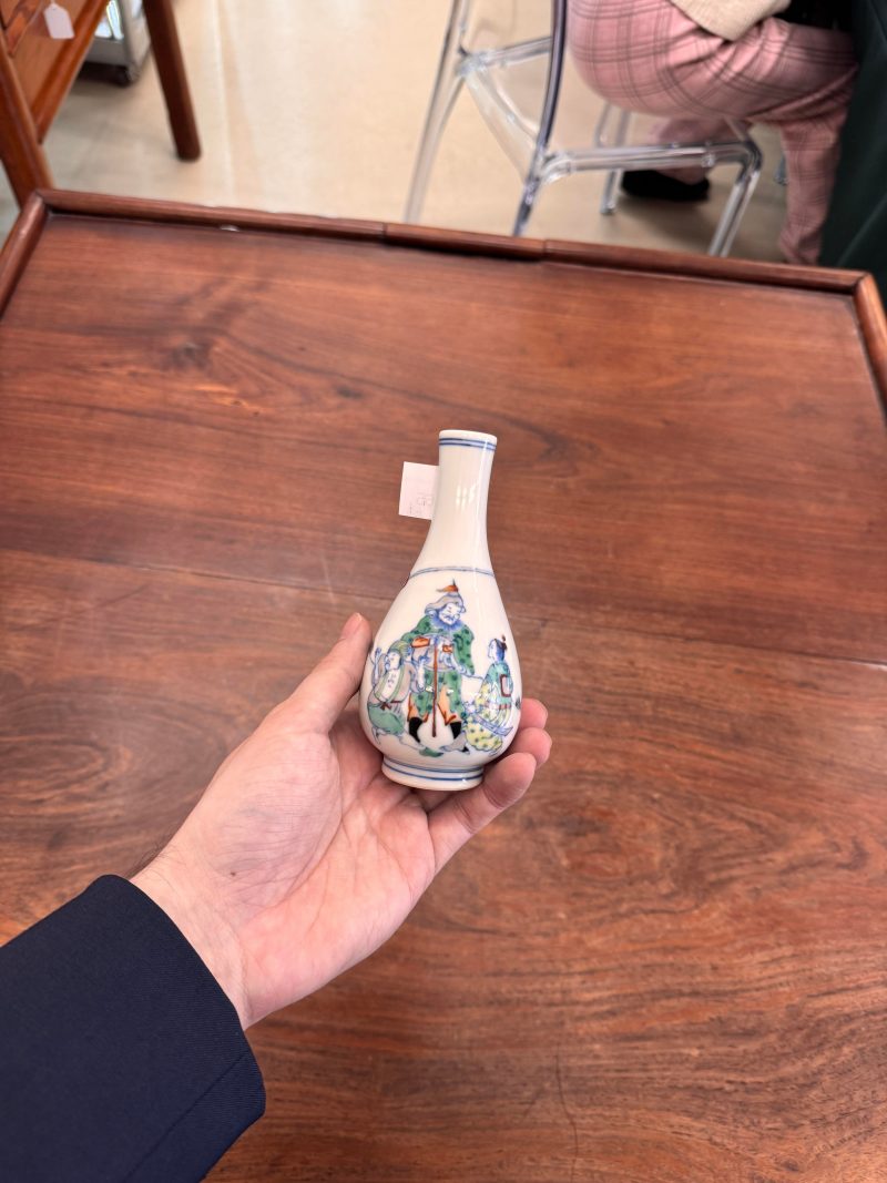 清 鬪彩人物故事圖瓶 《大清雍正年製》款 | A small Chinese doucai 'figural' vase, Qing dynasty, Yongzheng mark - 图17