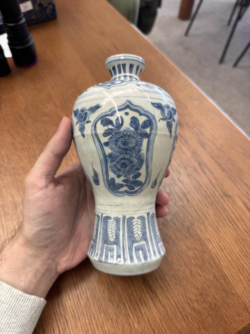 明十六世紀 青花花卉紋梅瓶 | Santos Collection | A Chinese blue and white 'floral' vase, meiping, Ming dynasty, 16th century - 图5