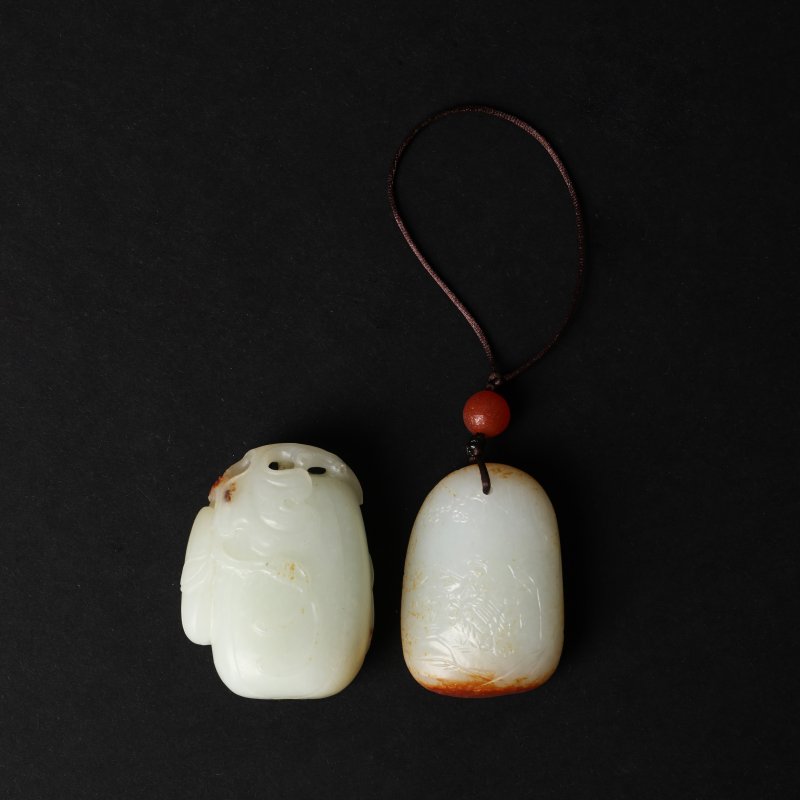 清十八/十九世紀 玉佩一組兩件 | Two Chinese celadon jade pendants, 18th/19th century