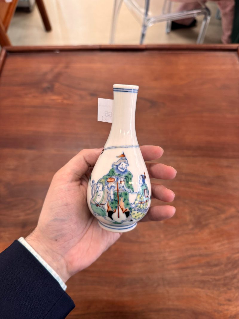 清 鬪彩人物故事圖瓶 《大清雍正年製》款 | A small Chinese doucai 'figural' vase, Qing dynasty, Yongzheng mark - 图5