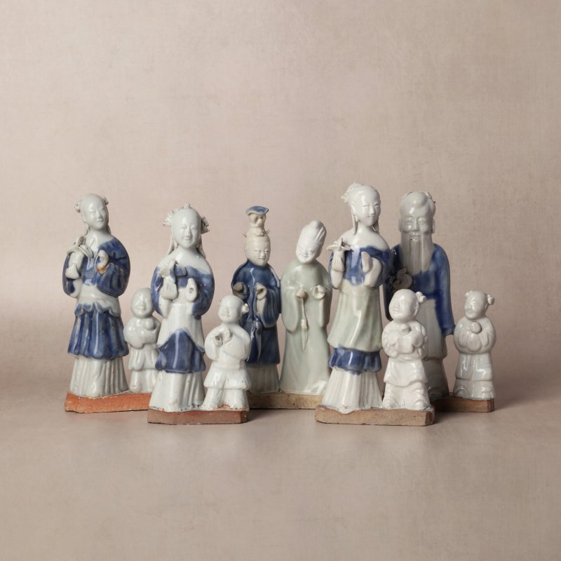 清乾隆 藍釉仙人與童子像 | Santos Collection | A group of Chinese glazed-biscuit figures, Qing dynasty, Qianlong period