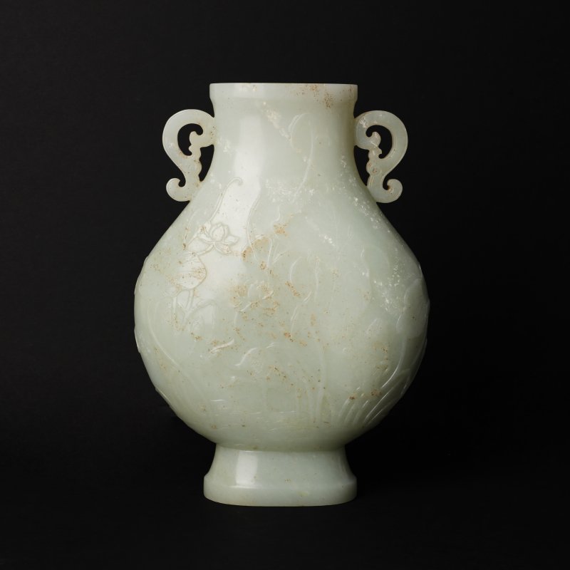 清乾隆 青玉雕蓮塘清趣圖瓶 | A fine Chinese celadon jade 'lotus pond' vase, Qing dynasty, Qianlong period - 图12