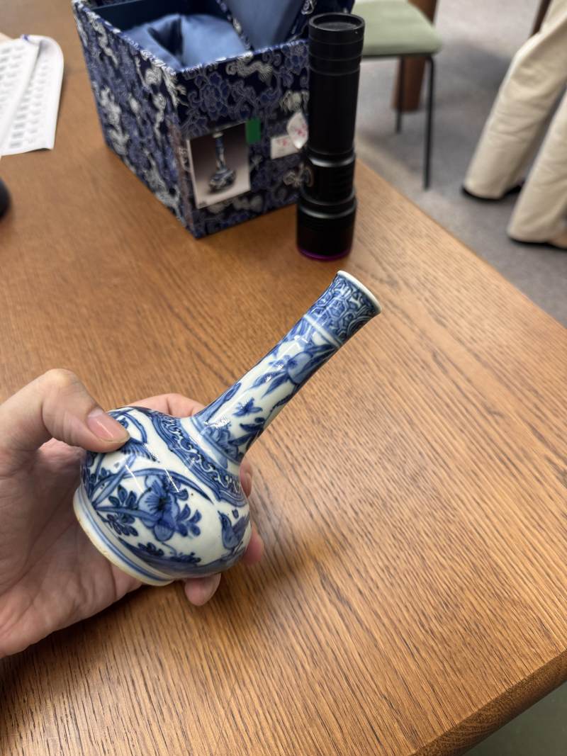 明 古染付青花花鳥圖膽瓶 | Santos Collection | A Chinese kosometsuke blue and white 'birds' bottle vase, Ming dynasty - 图16