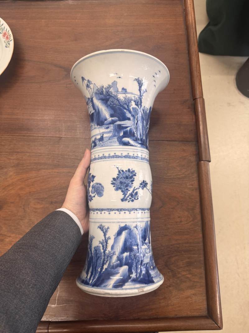 清康熙 青花山水人物圖花觚 | A Chinese blue and white 'gu' vase, Qing dynasty, Kangxi period - 图13