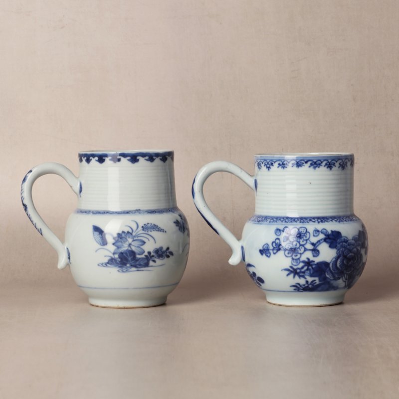 清康熙 青花荷塘圖馬克盃 | Santos Collection | A group of Chinese export blue and white 'lotus pond' mugs, Qing dynasty, Kangxi period - 图5
