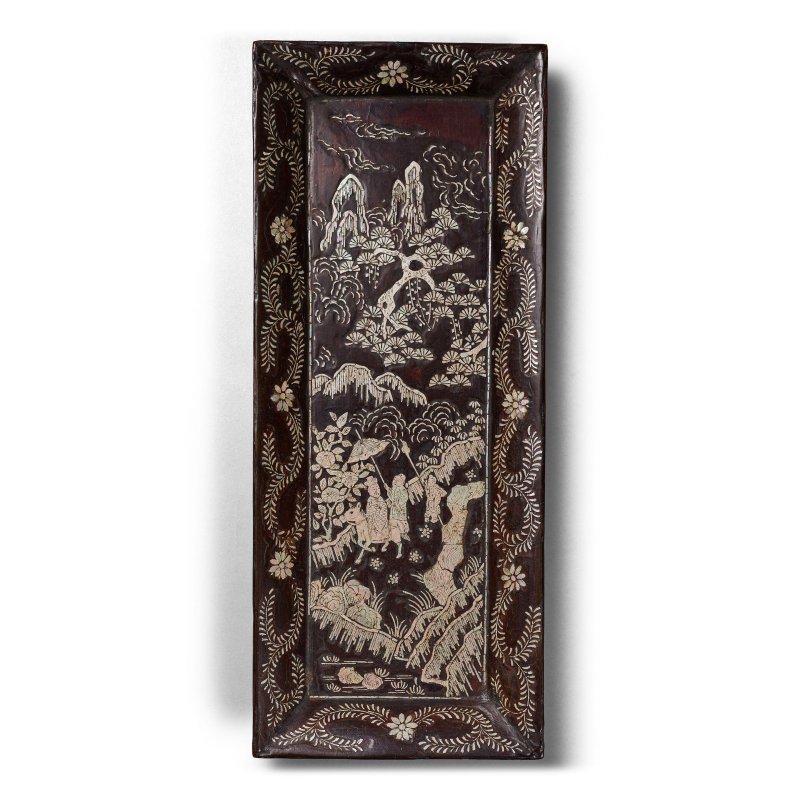 清十七世紀 黑漆螺鈿庭園人物圖長方盤 | A MOTHER-OF-PEARL INLAID LACQUER RECTANGULAR DISH - 图1