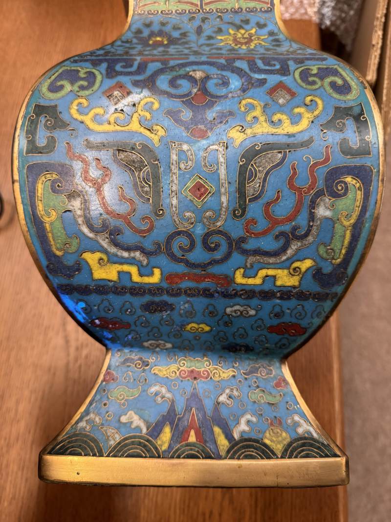 十七世紀 掐絲琺瑯掐絲掐絲銅鍍金饕餮紋方壺 | A fine Chinese cloisonné enamel and gilt-bronze 'taotie' vase, fanghu, Ming dynasty, 17th century - 图10