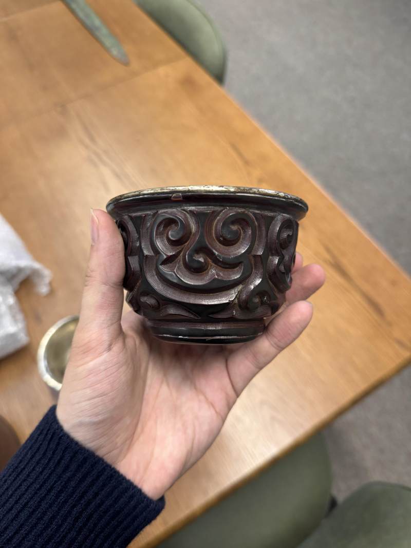 元/明 剔犀花卉紋盃一對 | A rare pair of Chinese 'tixi' lacquer cups, Yuan/Ming dynasty - 图13