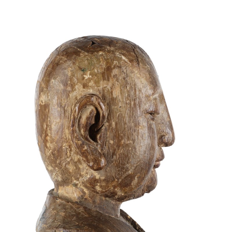 明 木雕加彩羅漢坐像 | A large Chinese polychrome wood figure of a Luohan, Ming dynasty - 图4