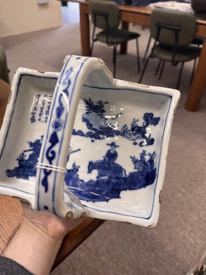 明天啟 青花古染付人物故事圖盤 | A Chinese kosometsuke blue and white handled tray, late Ming dynasty, Tianqi period - 图7