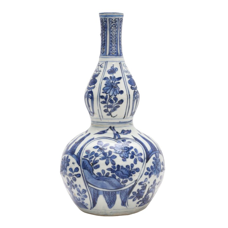 明末 青花克拉克花卉紋葫蘆瓶 | A Chinese Kraak blue and white double-gourd vase, late Ming dynasty - 图3