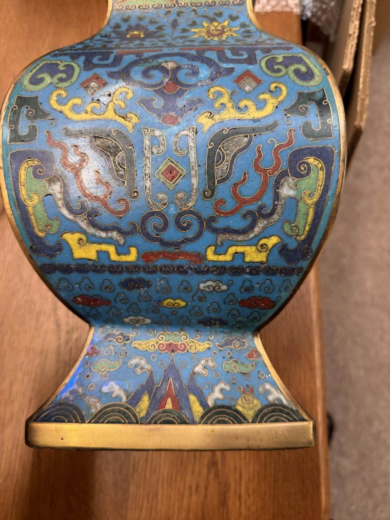 十七世紀 掐絲琺瑯掐絲掐絲銅鍍金饕餮紋方壺 | A fine Chinese cloisonné enamel and gilt-bronze 'taotie' vase, fanghu, Ming dynasty, 17th century - 图20