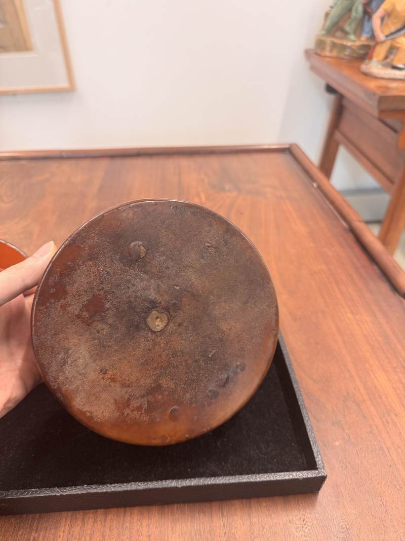 西漢 褐漆戧金瑞獸紋蓋盒 | A rare Chinese incised brown lacquer 'mythical beasts' box and cover, Western Han dynasty - 图19