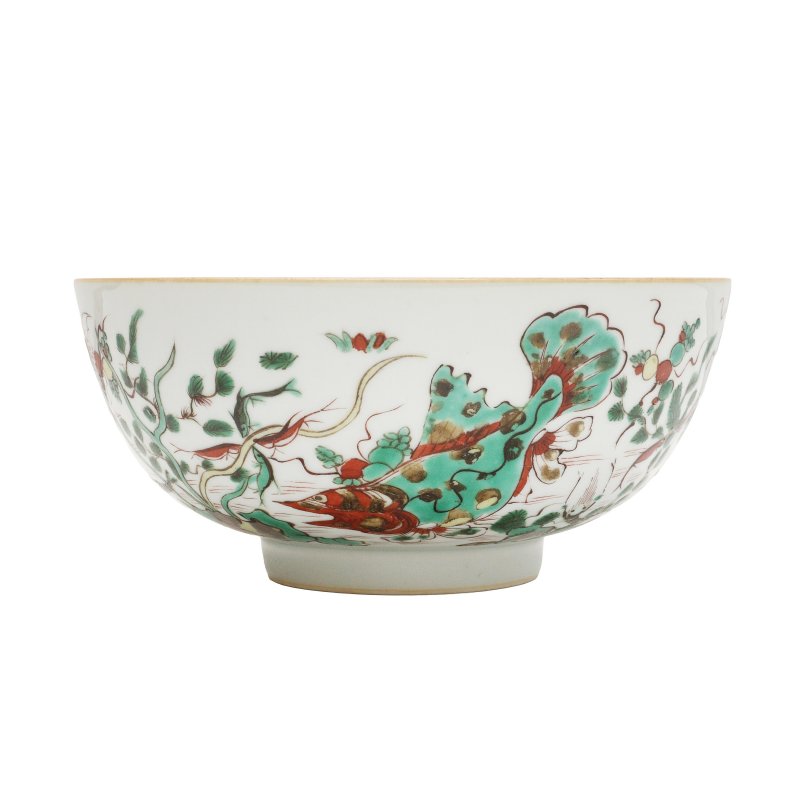 十九/二十世紀 五彩四魚水藻紋盌 《大明成化年製》款 | A Chinese famille-verte 'lotus pond' bowl, 19th/20th century - 图3