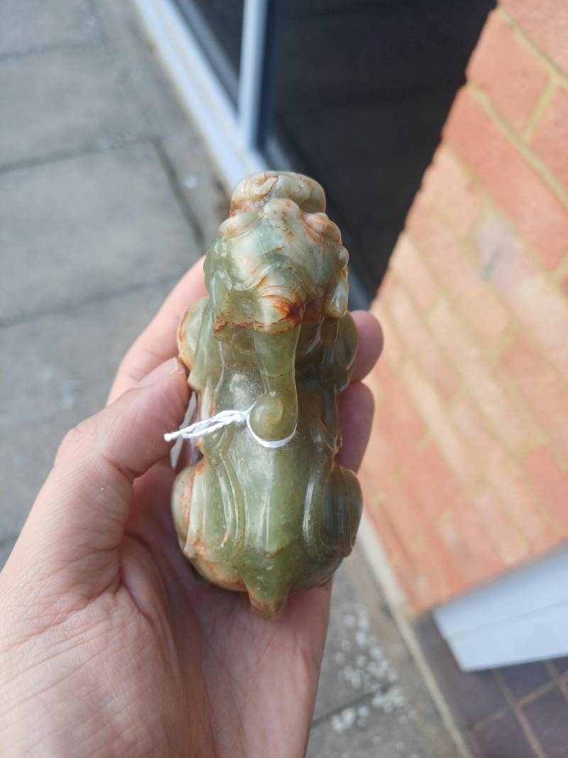 二十世紀 青玉帶皮瑞獸擺件 | A Chinese celadon and russet jade 'mythical beast' carving, 20th century - 图13