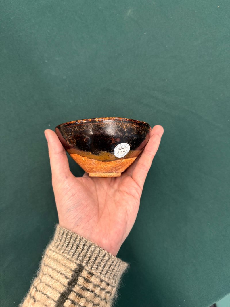 南宋 吉州窰剪紙貼花梅花紋盌 | Santos Collection | A fine Chinese Jizhou 'papercut' 'prunus' bowl, Southern Song dynasty - 图20