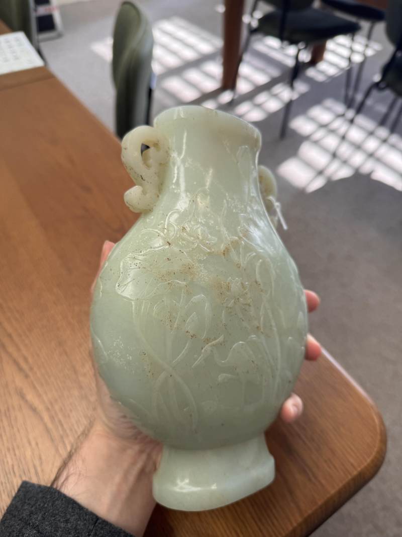 清乾隆 青玉雕蓮塘清趣圖瓶 | A fine Chinese celadon jade 'lotus pond' vase, Qing dynasty, Qianlong period - 图37