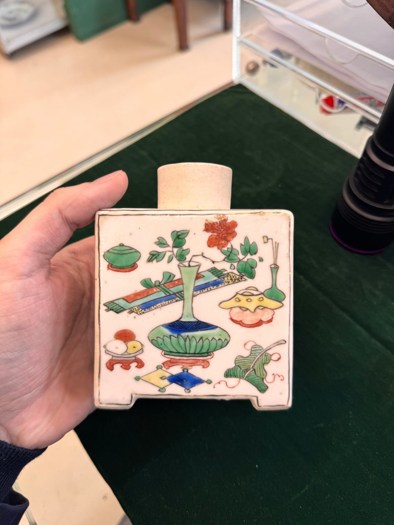 清康熙 粉彩花卉紋茶蓋罐 | Santos Collection | A Chinese export famille-rose tea caddy, Qing dynasty, Kangxi period - 图12
